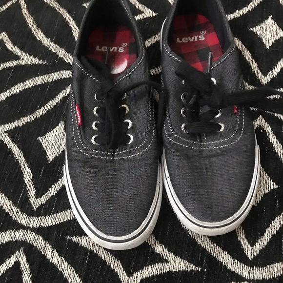 Levi’s black sneakers color is a stone wash black - Picture 2 of 3